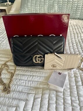 Gucci Black Chevron Leather Crossbody with Cream Card Holder and Gold Hardware